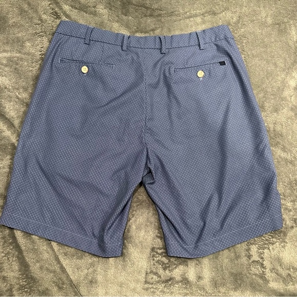 Peter Millar Crown Crafted Mens Size 35 Navy Stealth Art Deco Performance Shorts - Picture 2 of 5